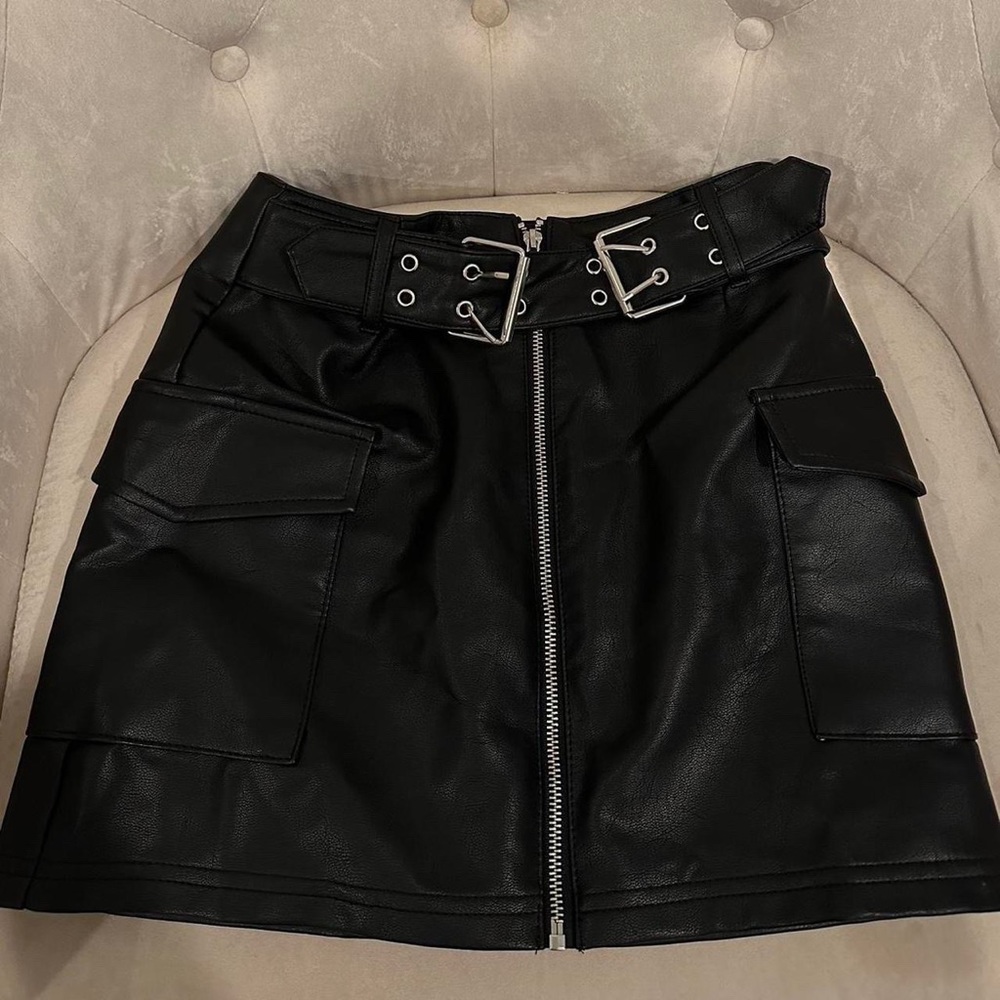faux leather zip up mini skirt with belt